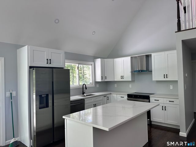 59 Hoadley Creek Circle, Guilford, CT 06437