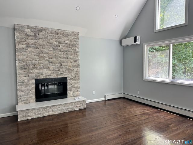 59 Hoadley Creek Circle, Guilford, CT 06437