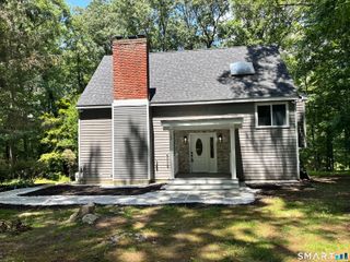 59 Hoadley Creek Circle, Guilford, CT 06437