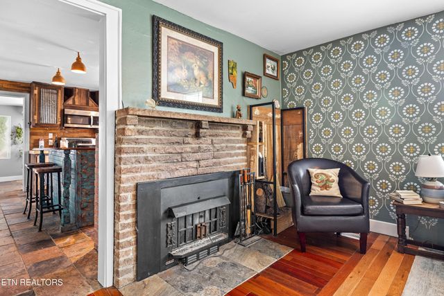102 Milligan Rd, Maryville, TN 37803
