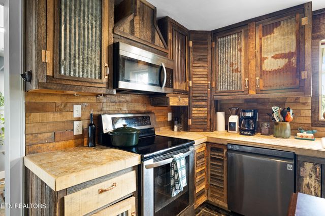 102 Milligan Rd, Maryville, TN 37803