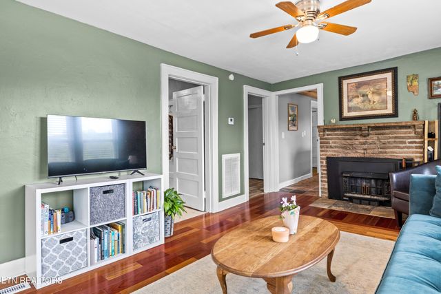 102 Milligan Rd, Maryville, TN 37803