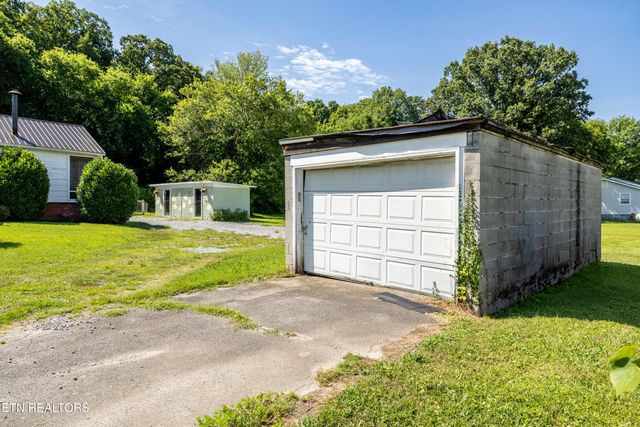 102 Milligan Rd, Maryville, TN 37803