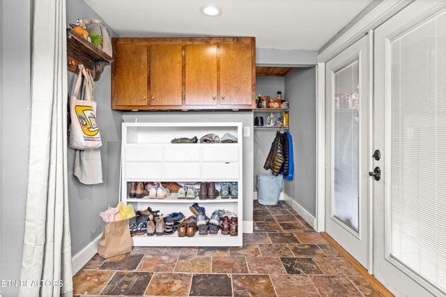 102 Milligan Rd, Maryville, TN 37803