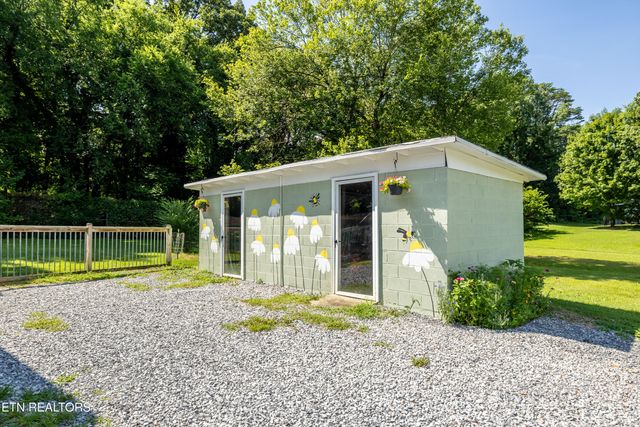 102 Milligan Rd, Maryville, TN 37803