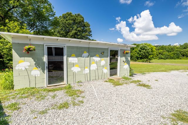 102 Milligan Rd, Maryville, TN 37803