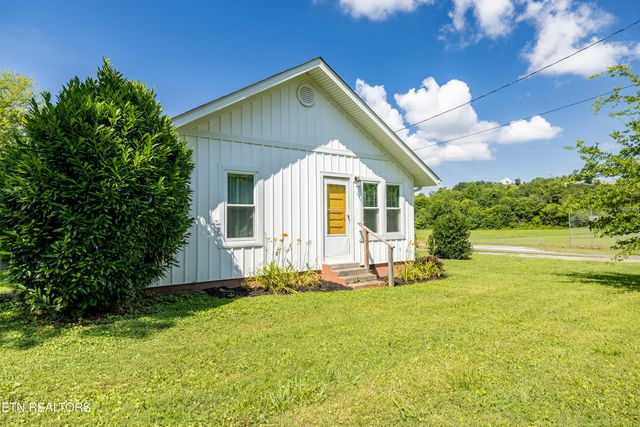 102 Milligan Rd, Maryville, TN 37803