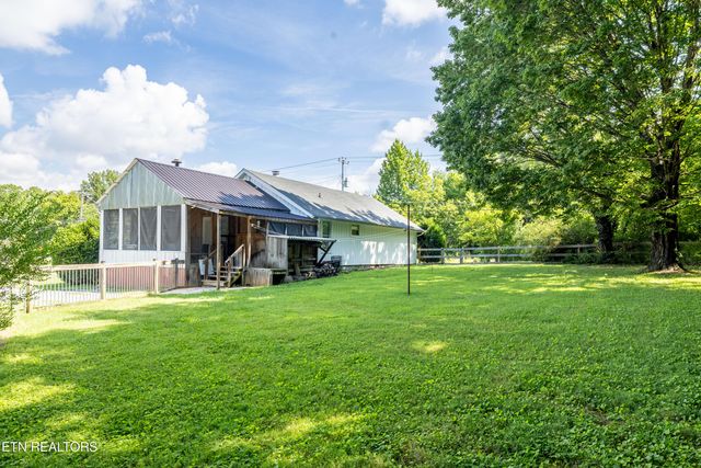 102 Milligan Rd, Maryville, TN 37803