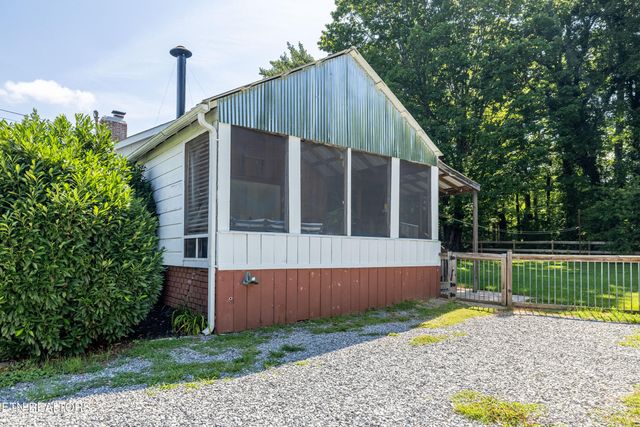 102 Milligan Rd, Maryville, TN 37803