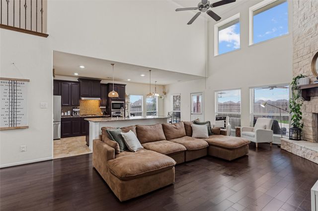 12402 Garnet Road, Mont Belvieu, TX 77535