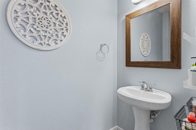 12402 Garnet Road, Mont Belvieu, TX 77535