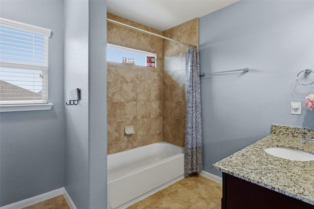 12402 Garnet Road, Mont Belvieu, TX 77535