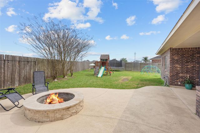12402 Garnet Road, Mont Belvieu, TX 77535
