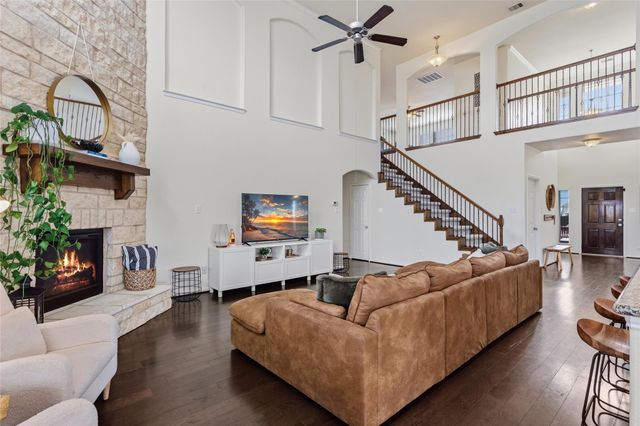 12402 Garnet Road, Mont Belvieu, TX 77535