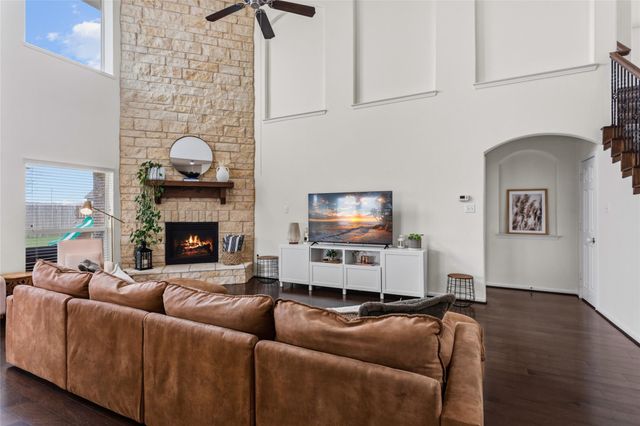 12402 Garnet Road, Mont Belvieu, TX 77535