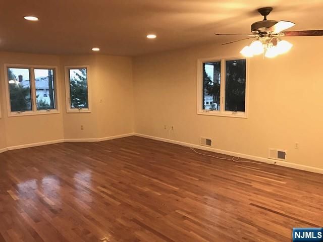 441 Hillcrest Place, Palisades Park, NJ 07650