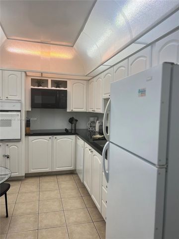 3901 S Ocean Drive 14T, Hollywood, FL 33019