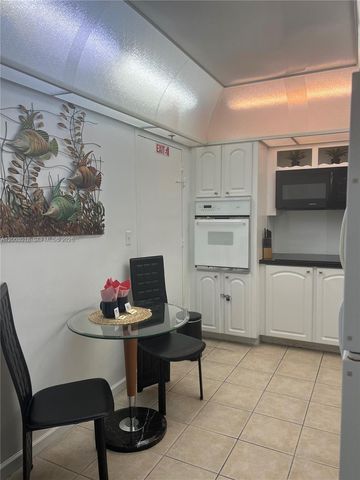 3901 S Ocean Drive 14T, Hollywood, FL 33019