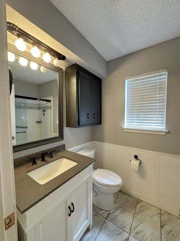 609 Roene Lane, West Columbia, TX 77486