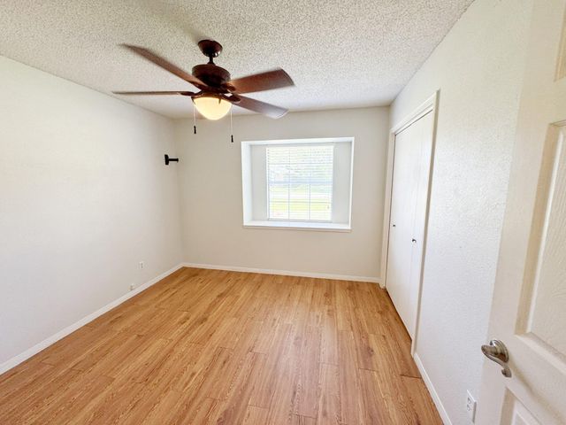 609 Roene Lane, West Columbia, TX 77486