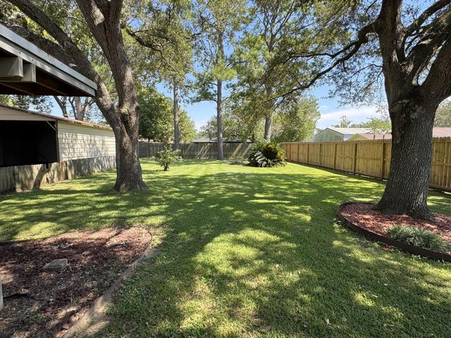 609 Roene Lane, West Columbia, TX 77486