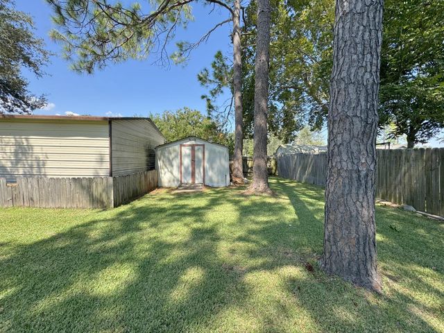 609 Roene Lane, West Columbia, TX 77486