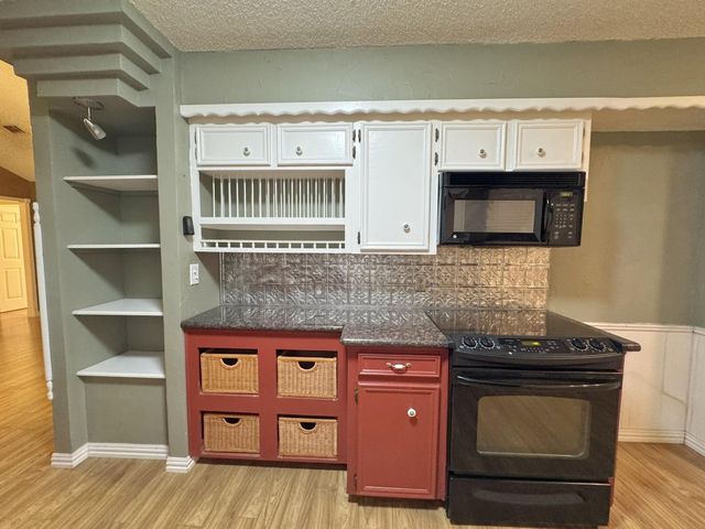 609 Roene Lane, West Columbia, TX 77486