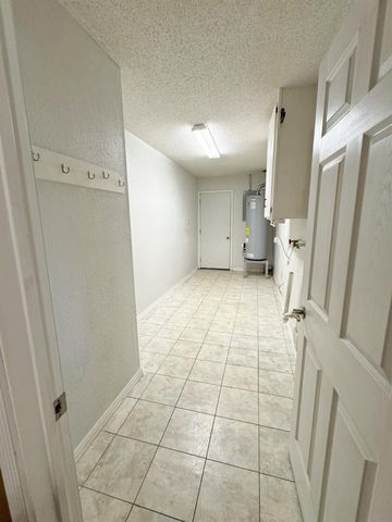 609 Roene Lane, West Columbia, TX 77486