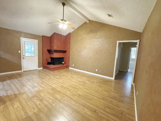 609 Roene Lane, West Columbia, TX 77486