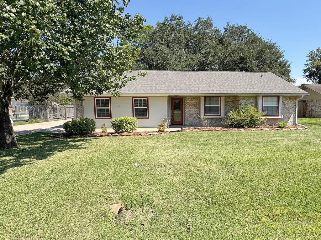609 Roene Lane, West Columbia, TX 77486