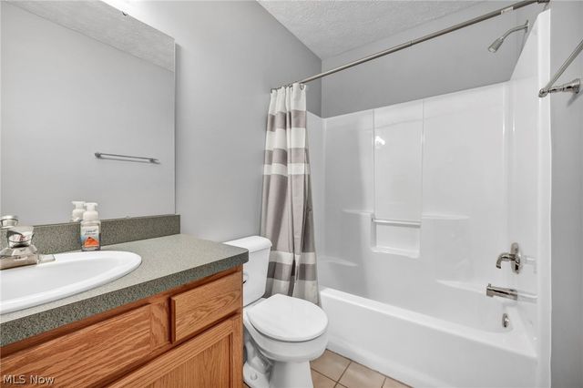 8319 Robinwood Terrace, Macedonia, OH 44056