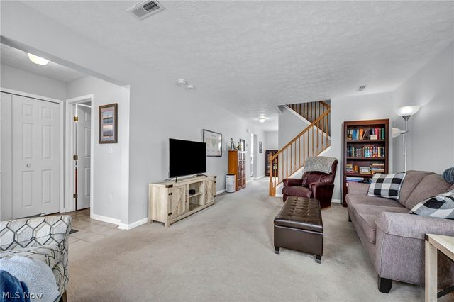 8319 Robinwood Terrace, Macedonia, OH 44056