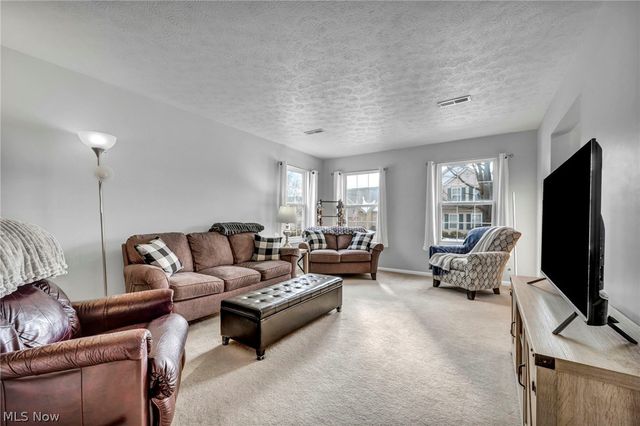 8319 Robinwood Terrace, Macedonia, OH 44056