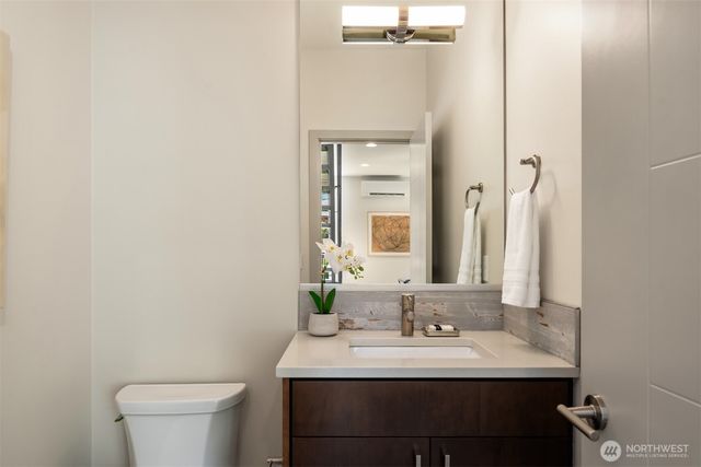 8509 Burke Avenue N, Seattle, WA 98103