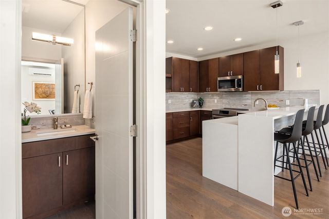 8509 Burke Avenue N, Seattle, WA 98103