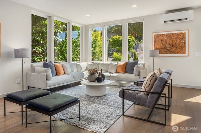 8509 Burke Avenue N, Seattle, WA 98103