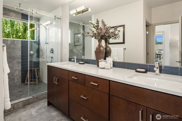 8509 Burke Avenue N, Seattle, WA 98103