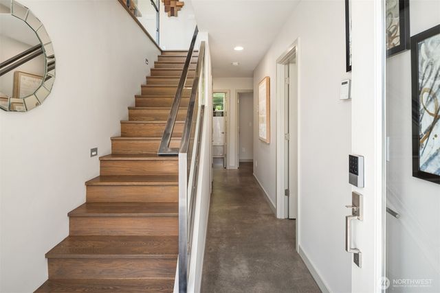 8509 Burke Avenue N, Seattle, WA 98103