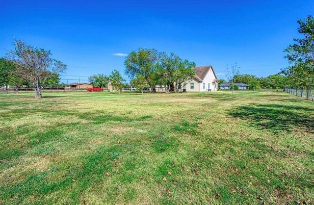 390 County Road 4871, Dayton, TX 77535