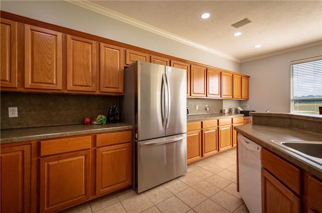3 Meadows Drive, Hilltop Lakes, TX 77871