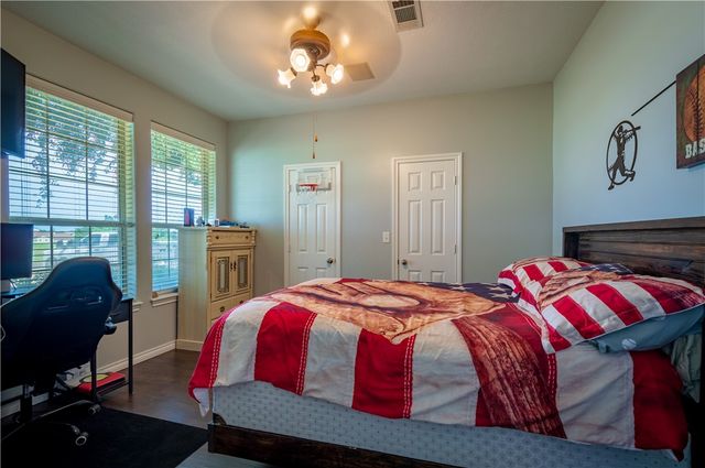 3 Meadows Drive, Hilltop Lakes, TX 77871