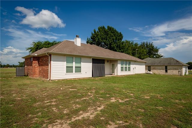 3 Meadows Drive, Hilltop Lakes, TX 77871