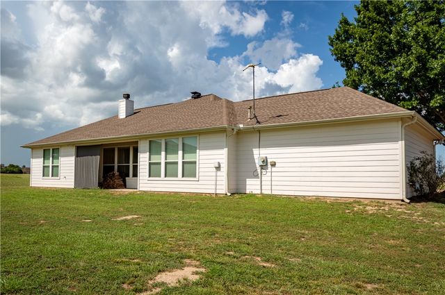 3 Meadows Drive, Hilltop Lakes, TX 77871