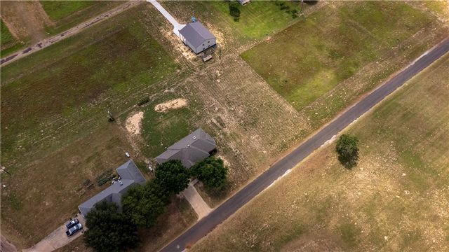 3 Meadows Drive, Hilltop Lakes, TX 77871