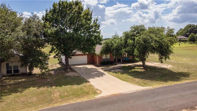 3 Meadows Drive, Hilltop Lakes, TX 77871