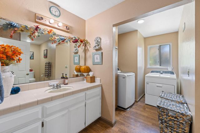4948 Pasadena Ave, Sacramento, CA 95841