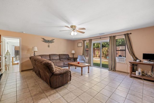 4948 Pasadena Ave, Sacramento, CA 95841