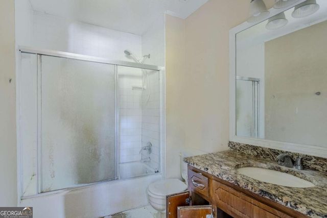 5362 Milieo Place SW, Lilburn, GA 30047