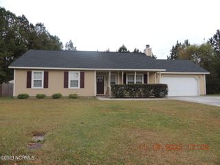 139 Daphne Drive, Hubert, NC 28539