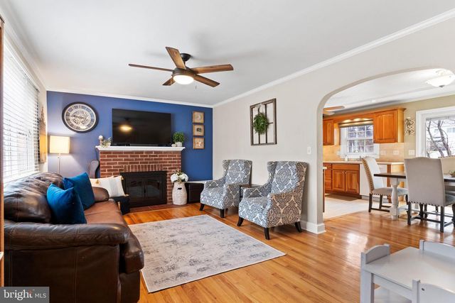 6507 JONESTOWN RD, Harrisburg, PA 17112